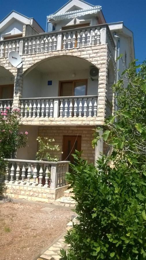 Apartamento Manda Karlobag Exterior foto
