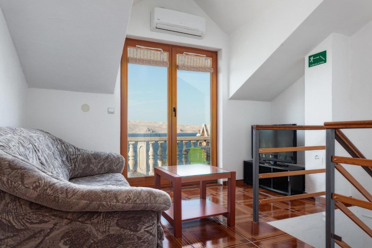 Apartamento Manda Karlobag Exterior foto